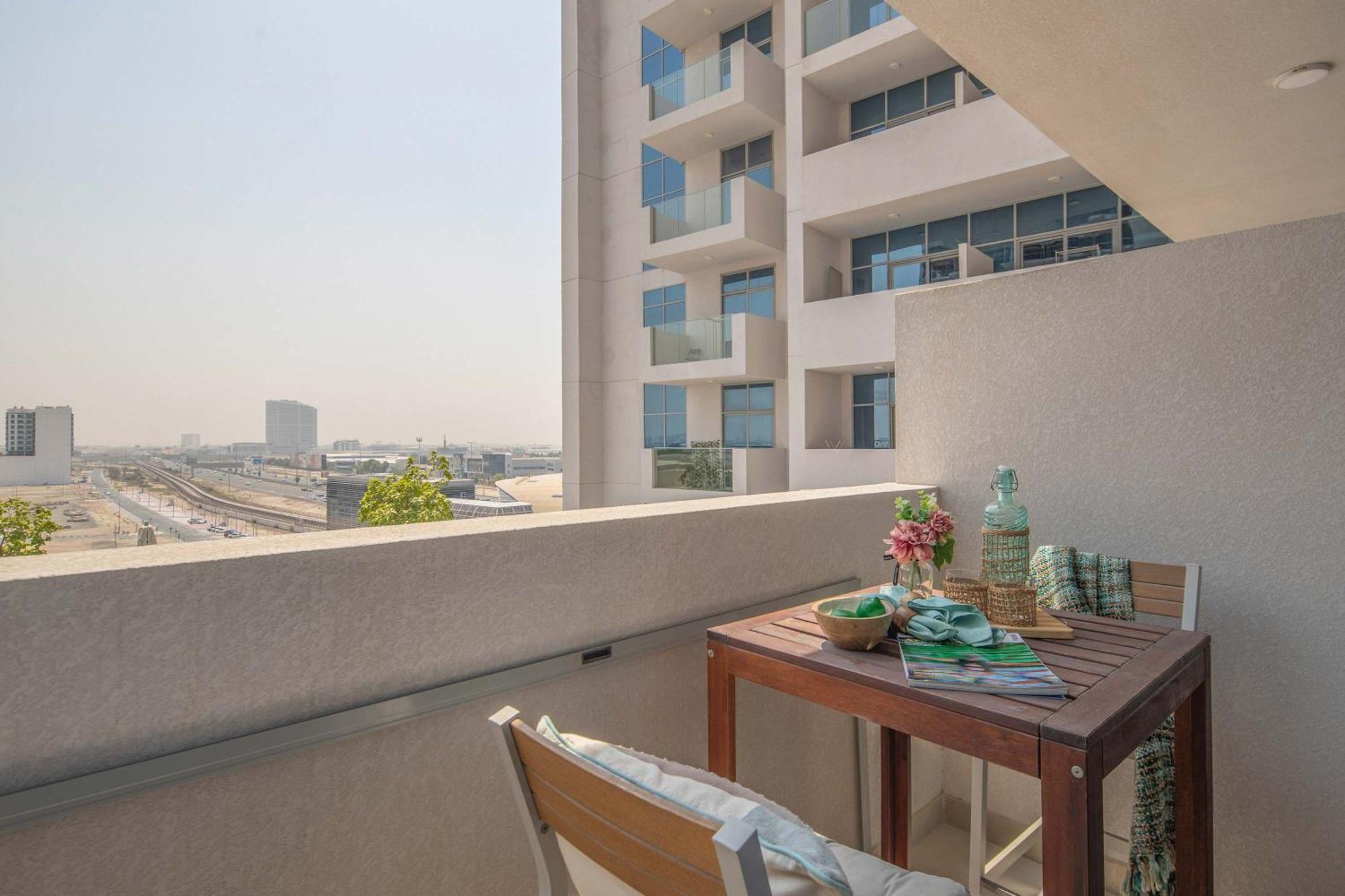 Frank Porter - Azizi Aura Dubai Dış mekan fotoğraf